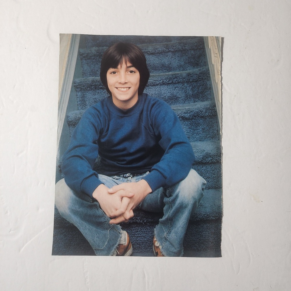 Young Scott Baio sitting on stairs vintage pinup clipping 8x10.5